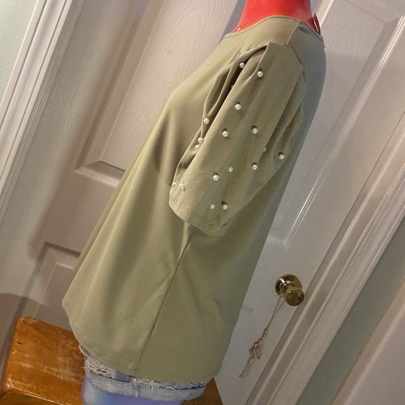 A Love Story Green Pearl Embellished Blouse - Picture 4 of 13